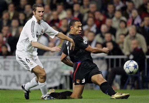 记者：丘库埃泽目前最有可能去富勒姆，土超俱乐部没报价