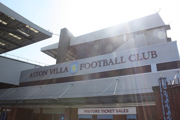 德拉富恩特：我们和皇马队医保持联系，赫伊森暂时不离队