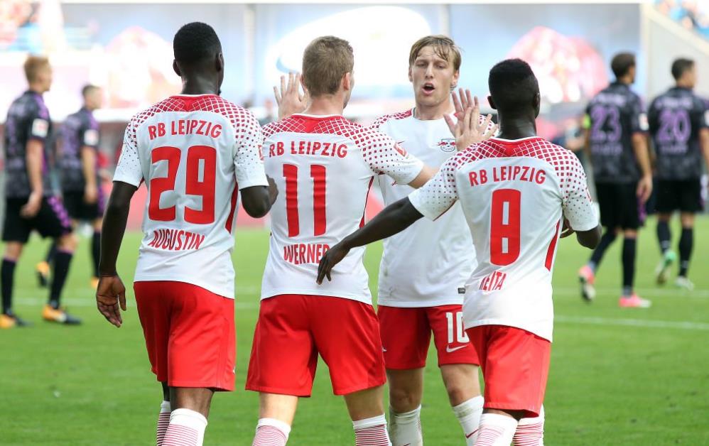 记者：莱比锡预计将接受纽卡对谢什科的9000万欧报价