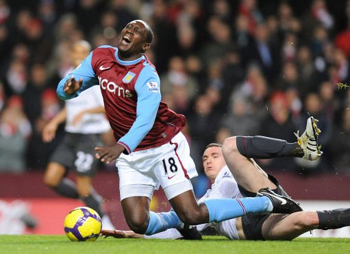 澳超半场：布鲁克闪击破门，奥克兰FC暂1-0惠灵顿凤凰