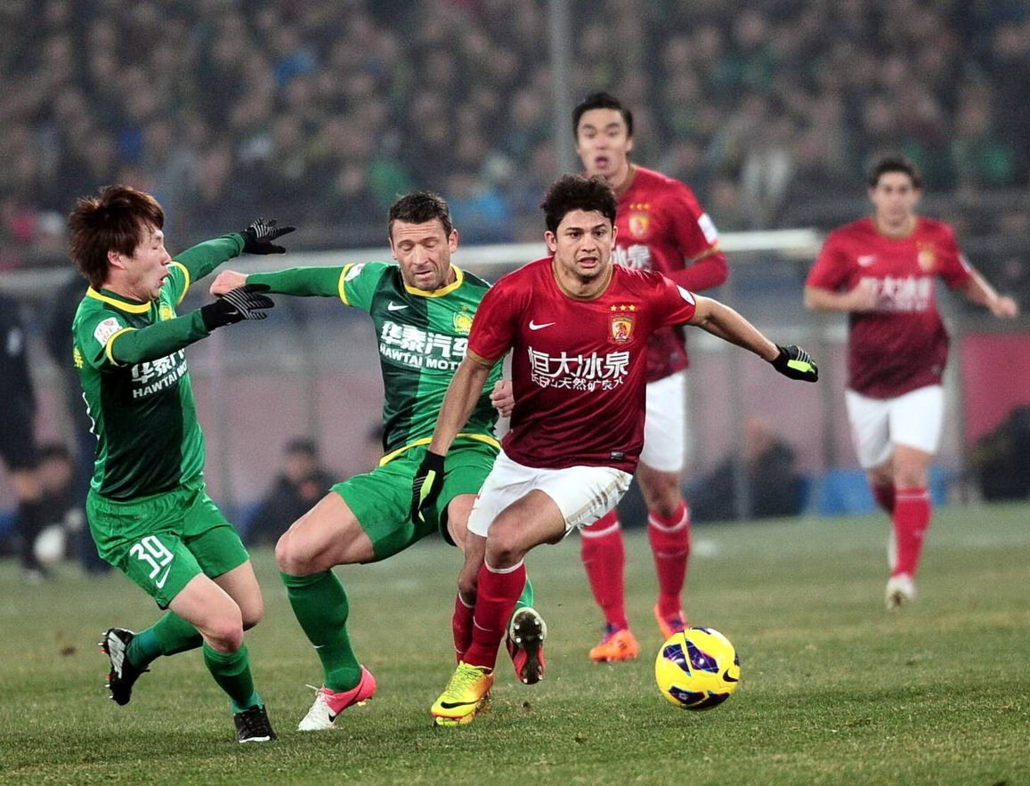 成都蓉城主帅徐正源获三年合同，球队续约并引进强援，有望冲击双冠王。